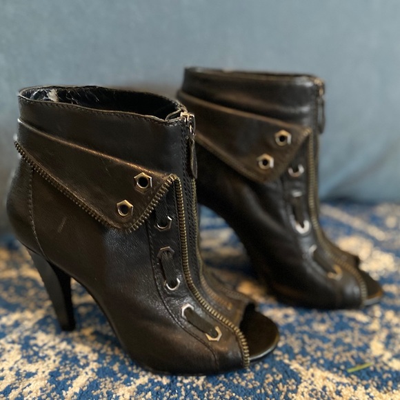 Gianni Bini Leather Booties - Picture 3 of 7